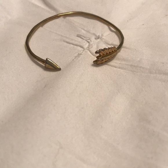 Stella and Dot Gilded Arrow Bracelet - Picture 3 of 4
